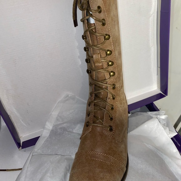 Brand new in box Steve Madden combat boots size 6 - Picture 2 of 6